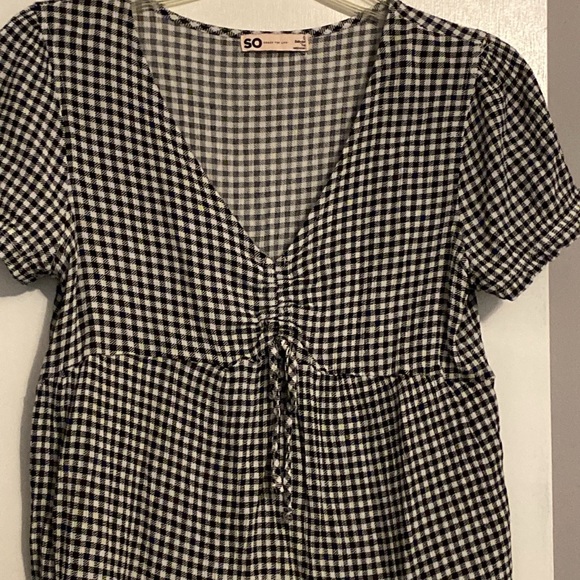 SO Juniors Front Cinch Babydoll Top - Picture 2 of 5